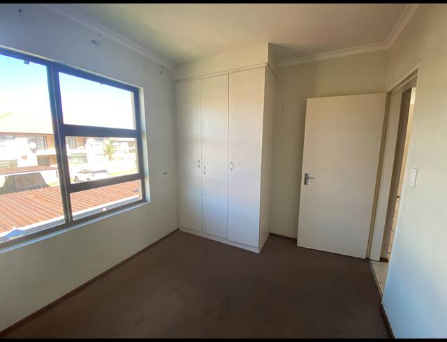 2 BEDROOM APARTMENT FOR SALE IN PARKRAND